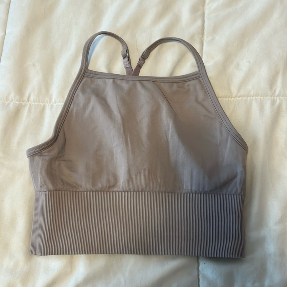 Lulu like brand new crop top